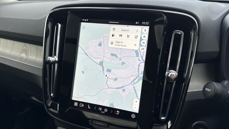 Volvo XC40 2.0 B3P Ultra Dark 5dr Auto Petrol Estate